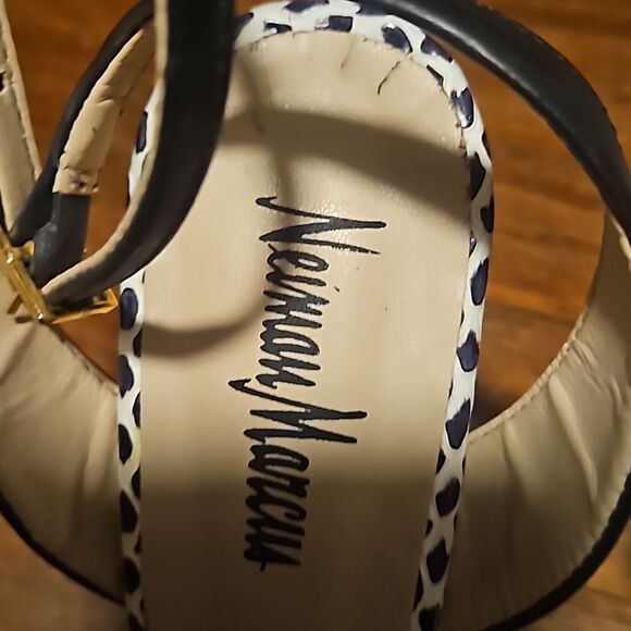NEIMAN Marcus leather animal print sandal use 7 1/2 - Picture 2 of 7